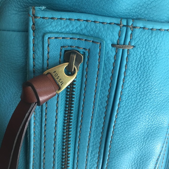 Turquoise Leather Fossil Purse Excellent Condition - Picture 11 of 16